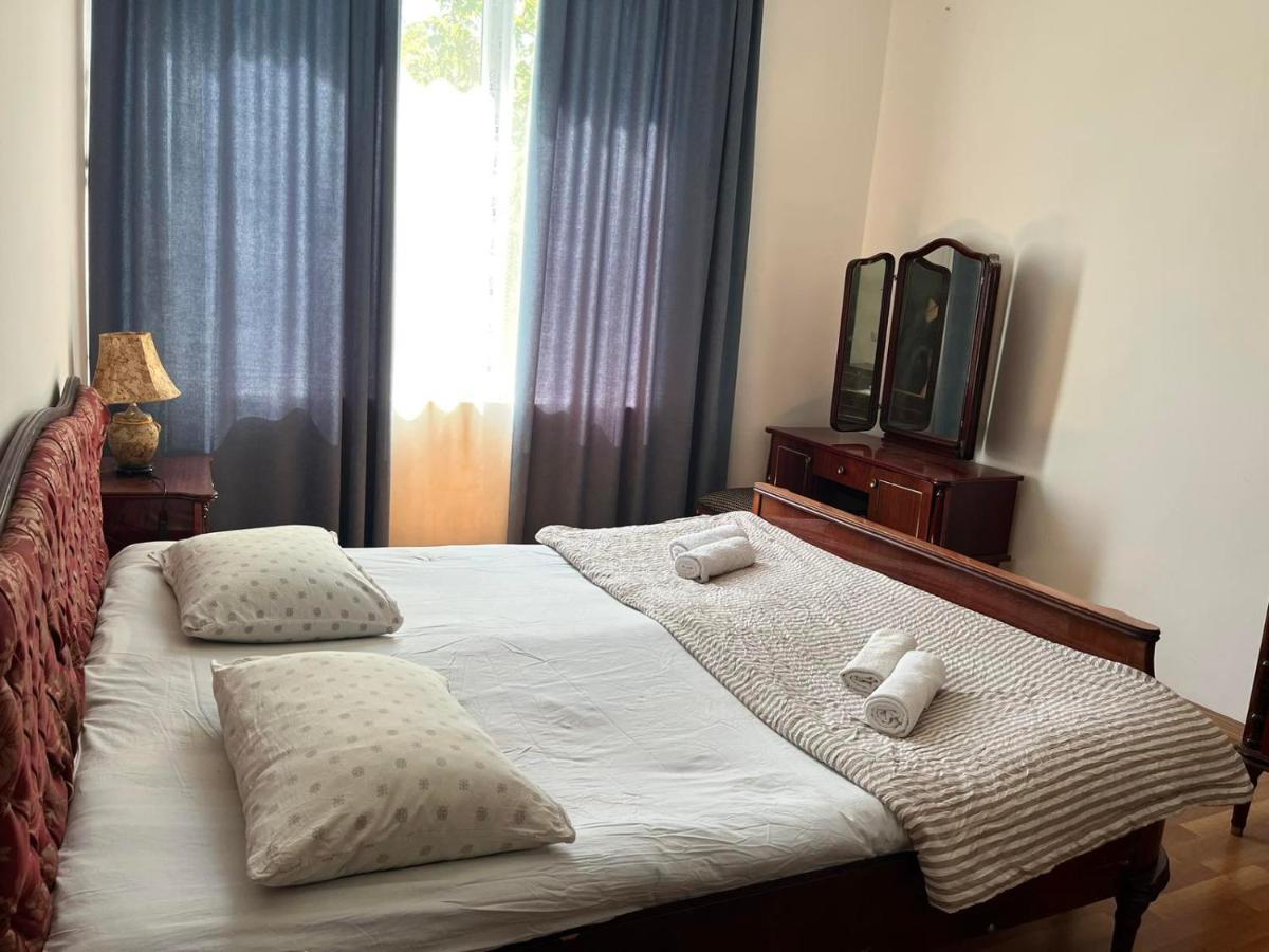 Guest House Oasis - Tvishi Luaran gambar