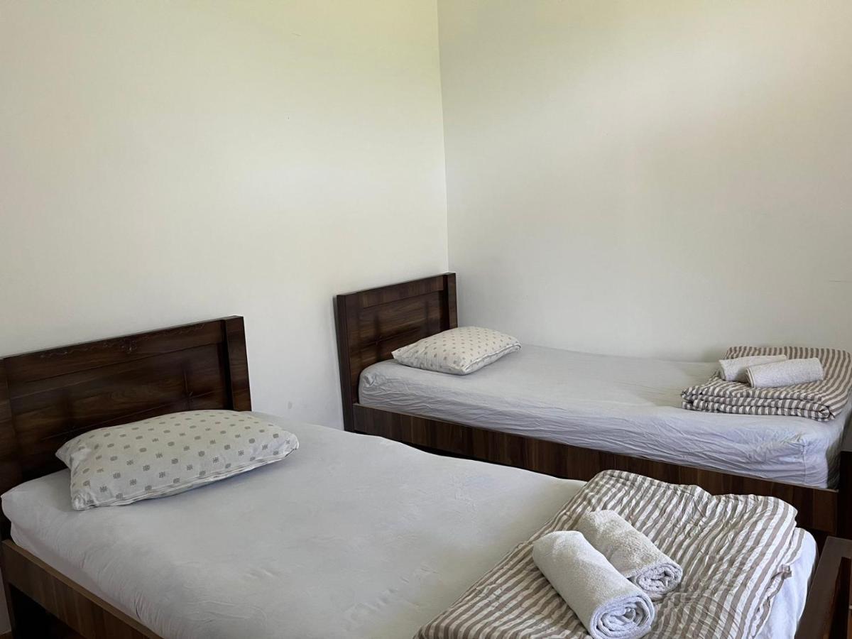 Guest House Oasis - Tvishi Luaran gambar