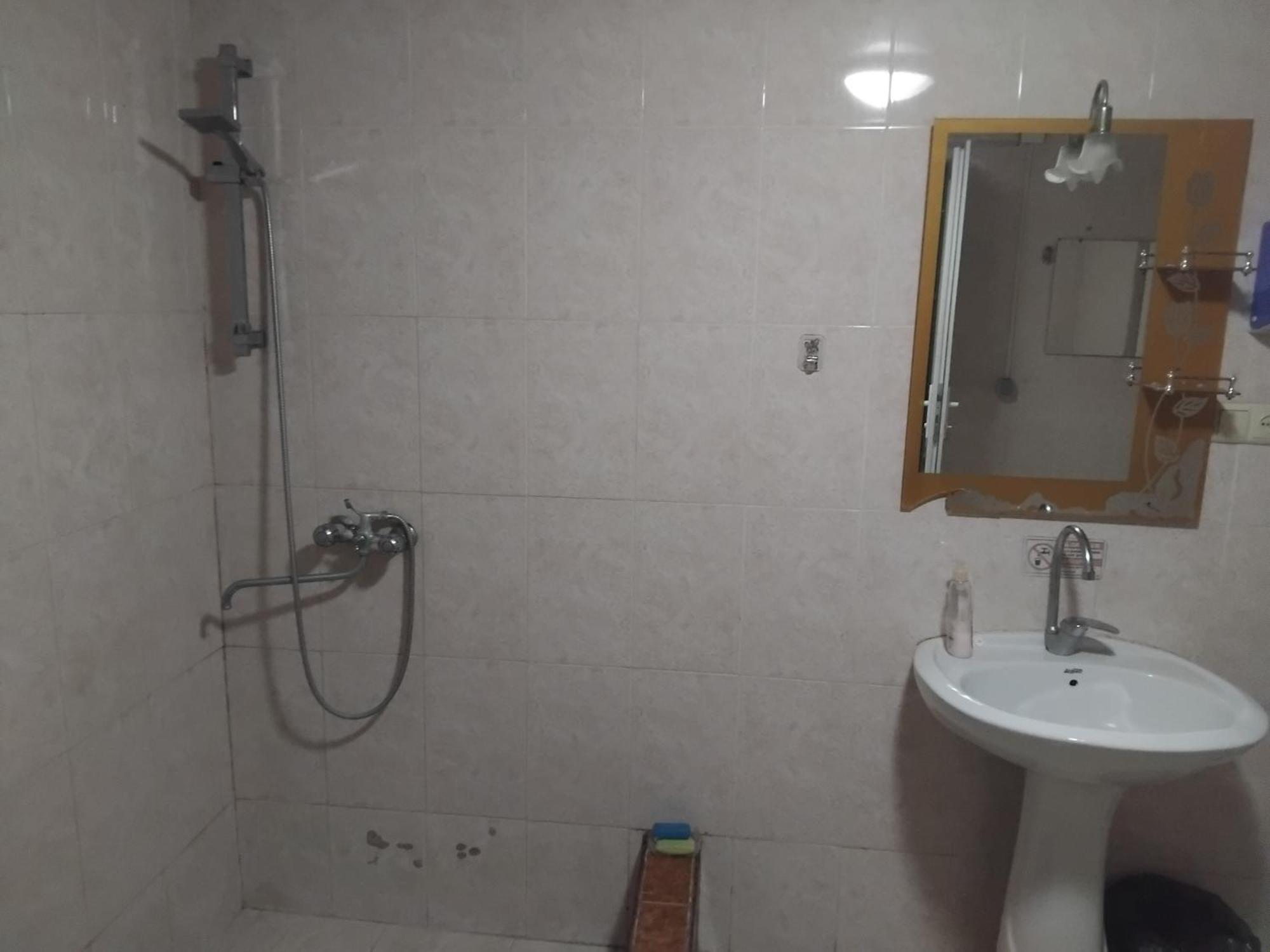 Guest House Oasis - Tvishi Luaran gambar